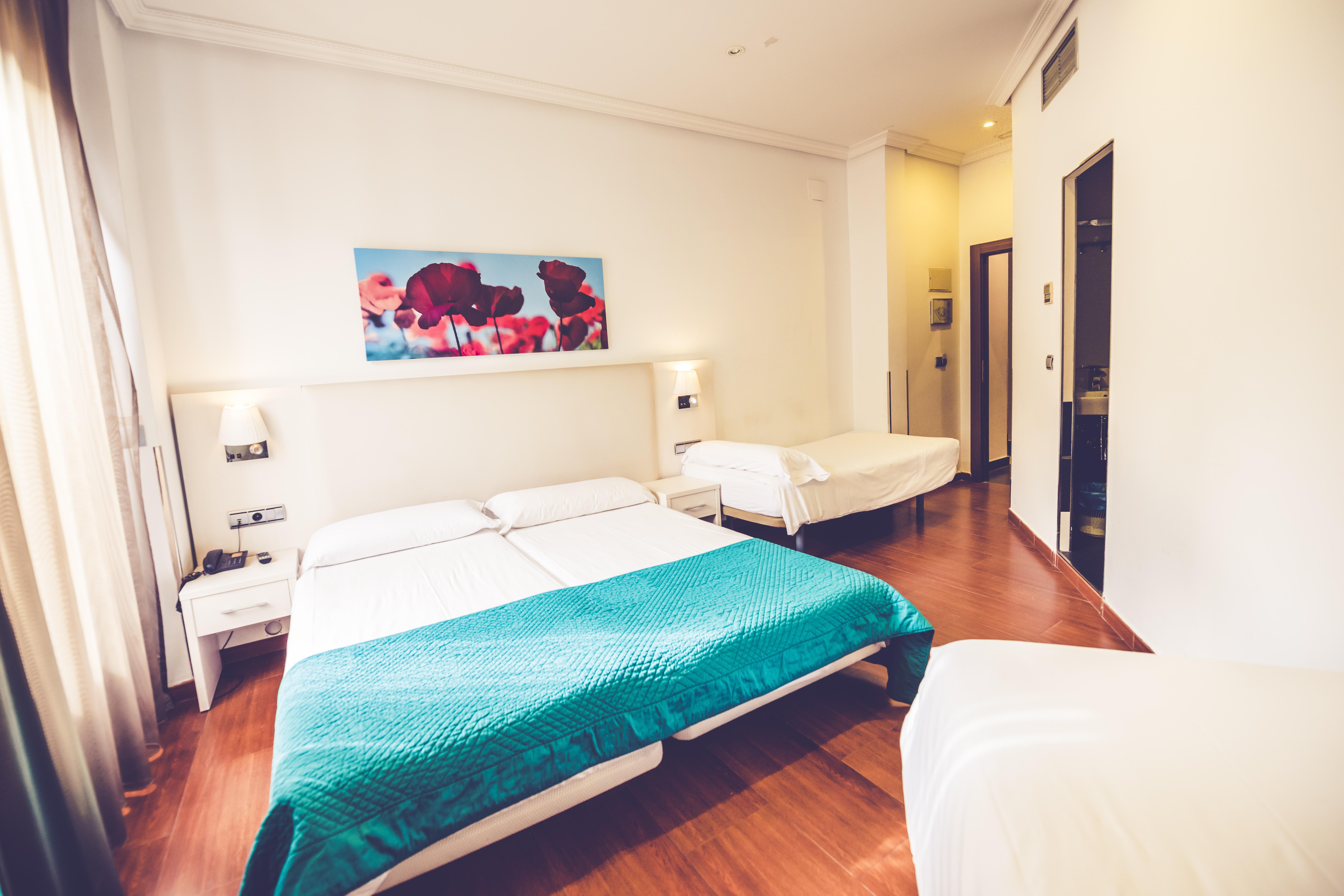 Hostal Sol Los Angeles Madrid Bagian luar foto