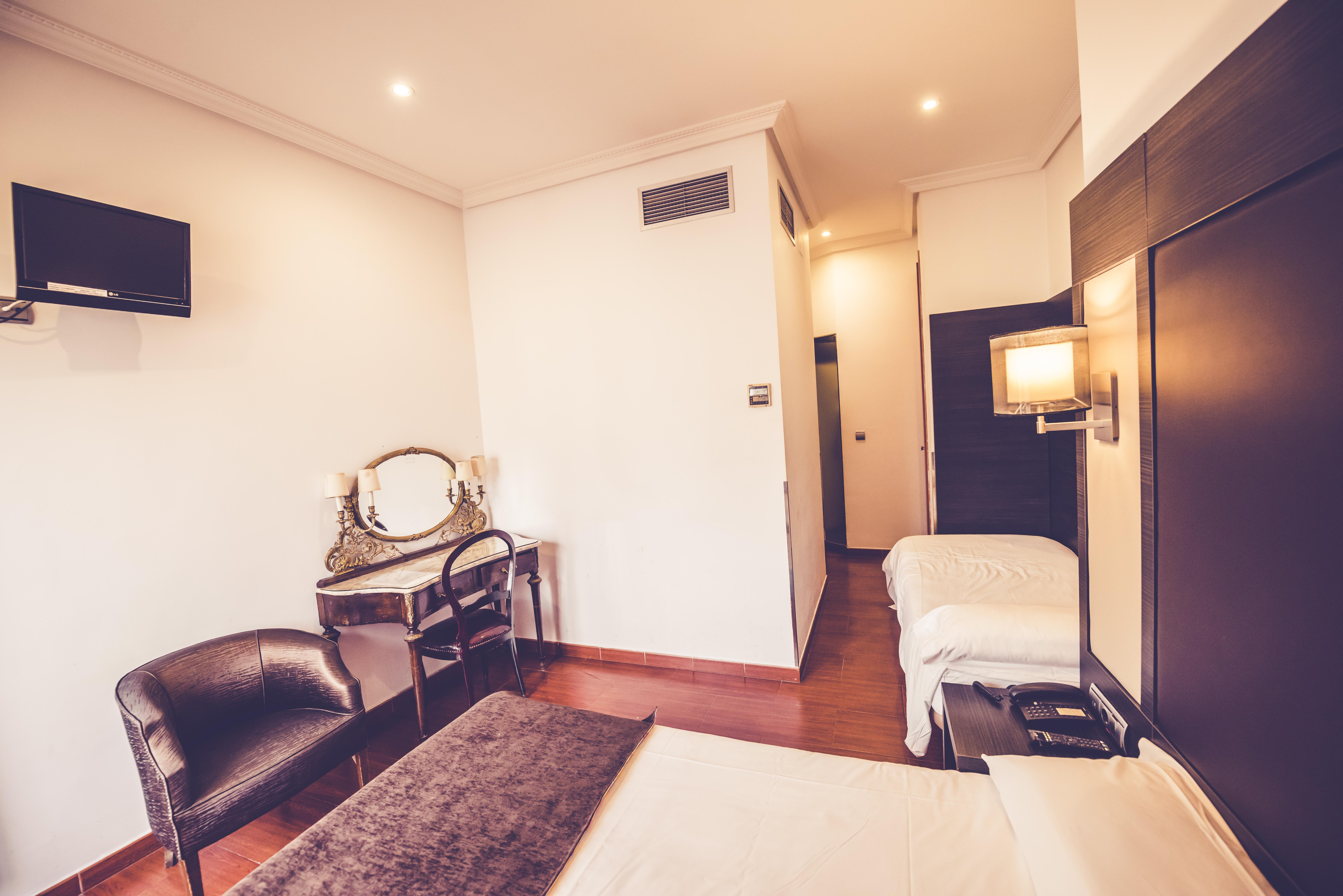 Hostal Sol Los Angeles Madrid Bagian luar foto