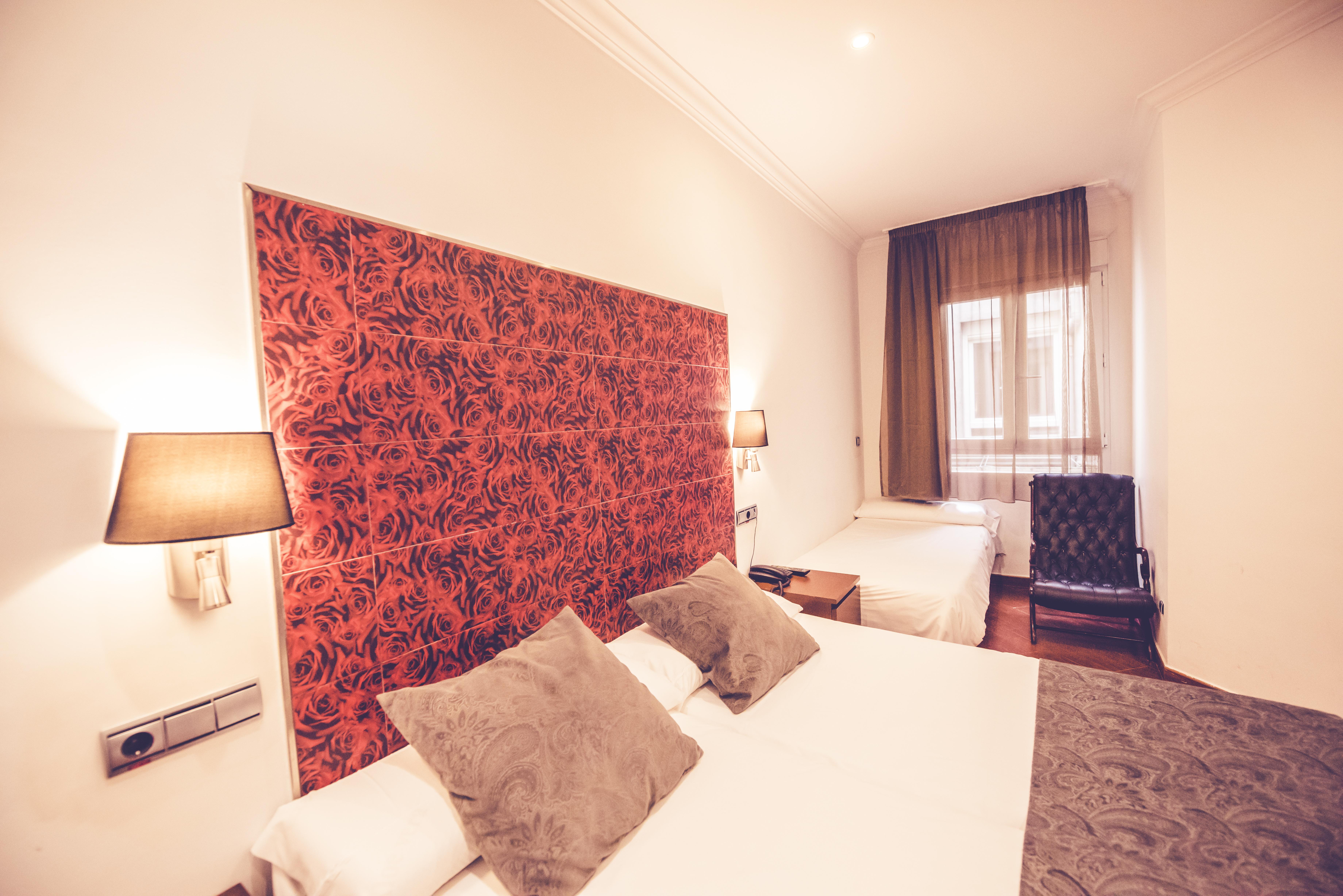 Hostal Sol Los Angeles Madrid Bagian luar foto
