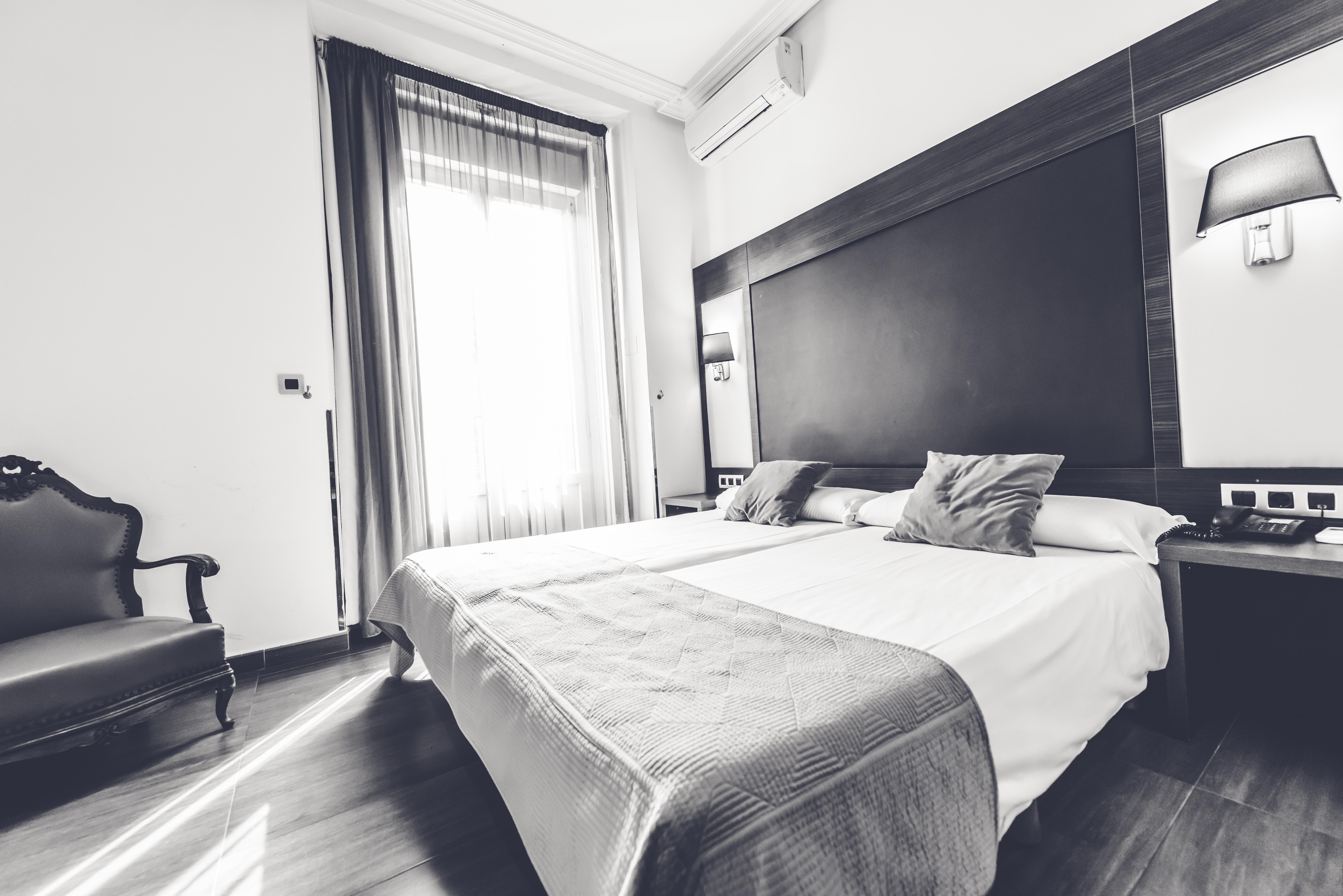 Hostal Sol Los Angeles Madrid Bagian luar foto
