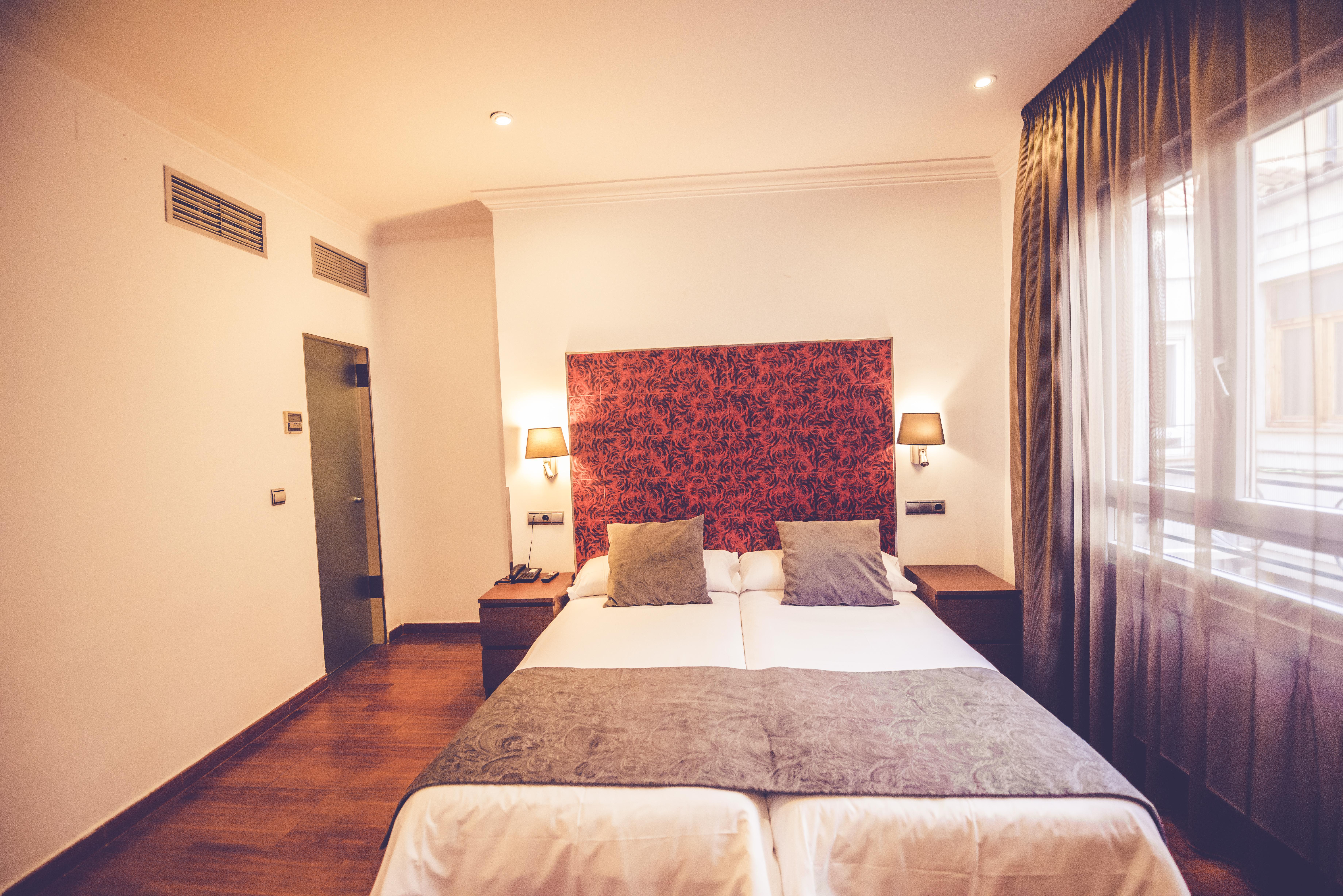 Hostal Sol Los Angeles Madrid Bagian luar foto