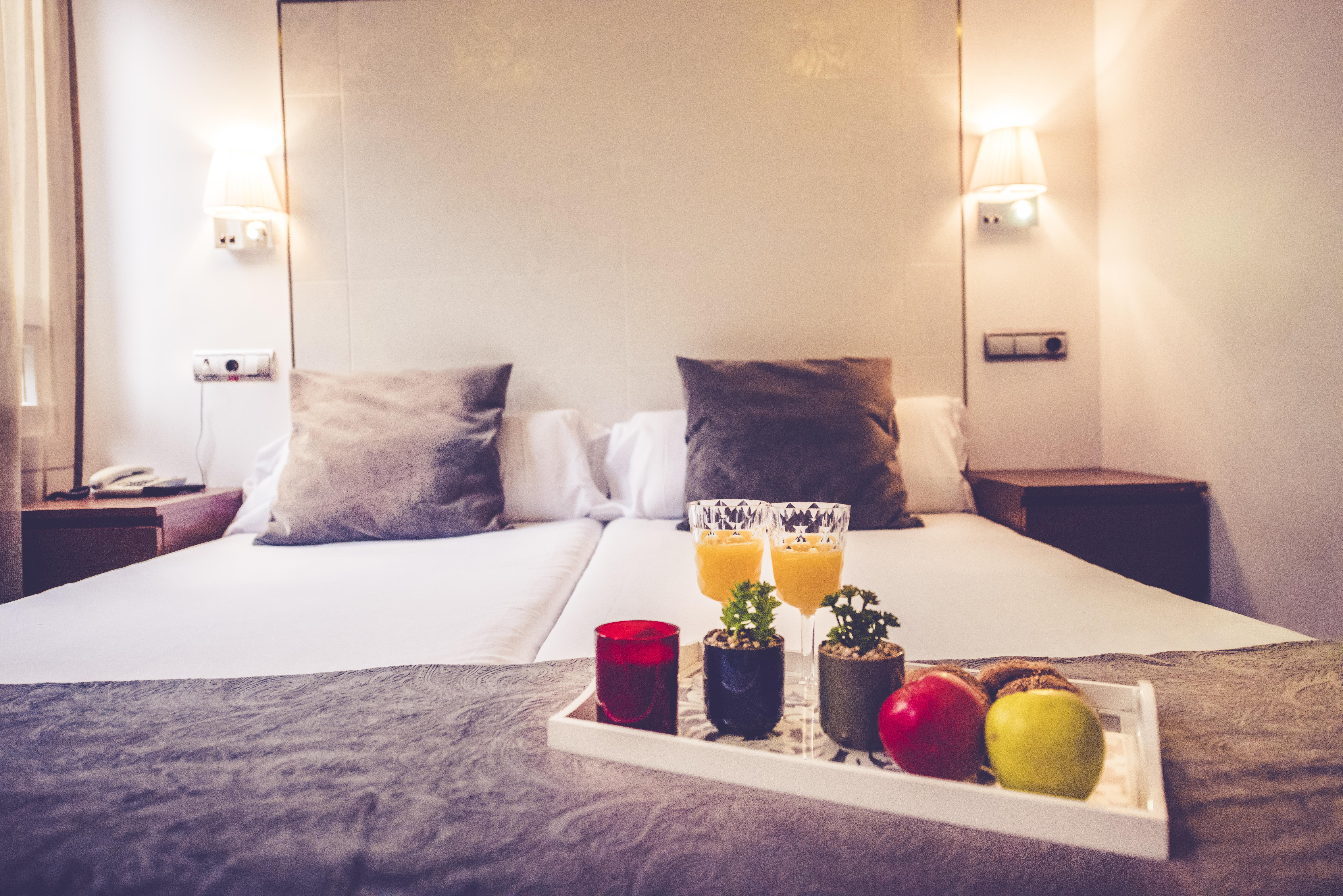 Hostal Sol Los Angeles Madrid Bagian luar foto