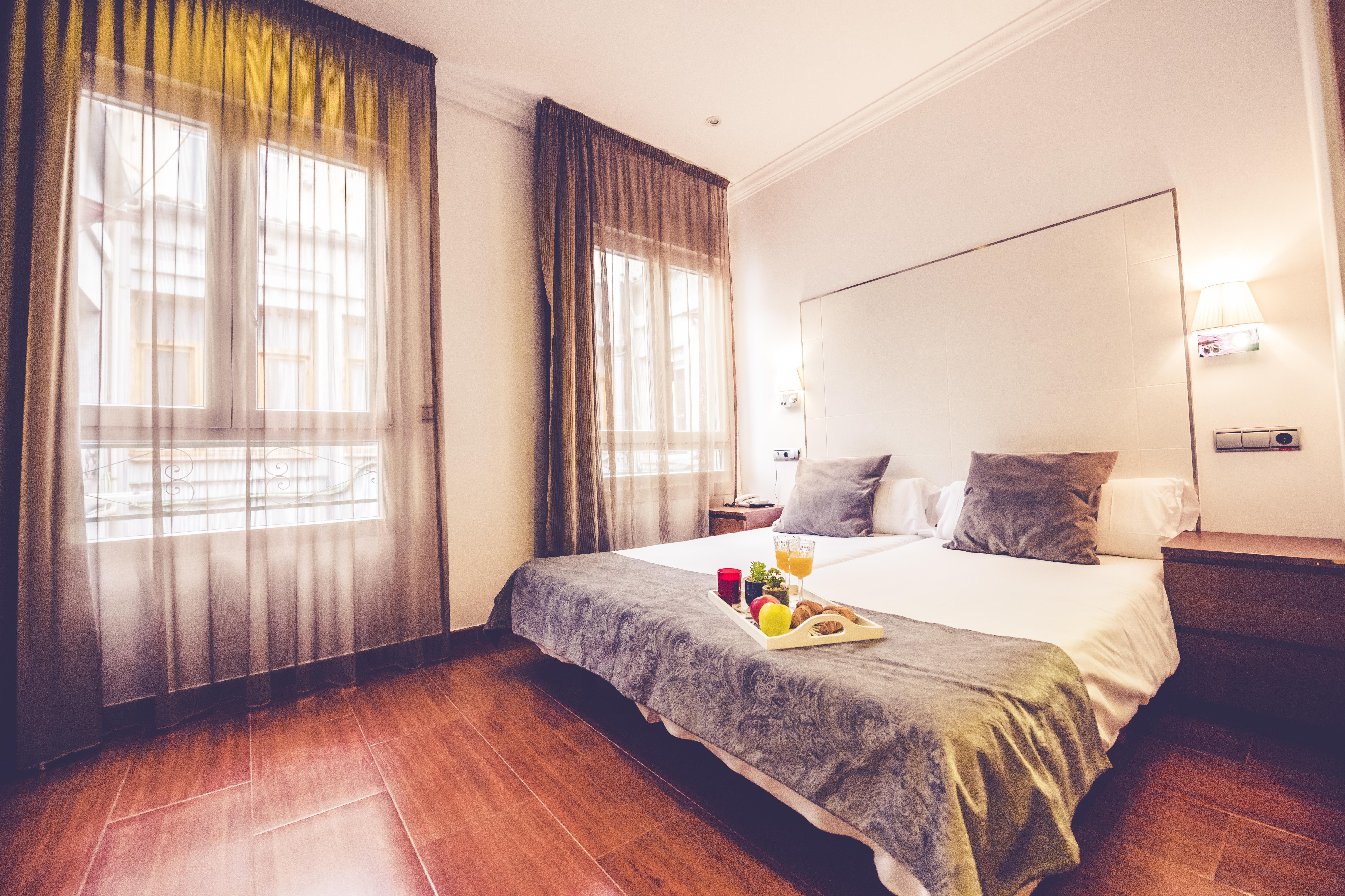 Hostal Sol Los Angeles Madrid Bagian luar foto
