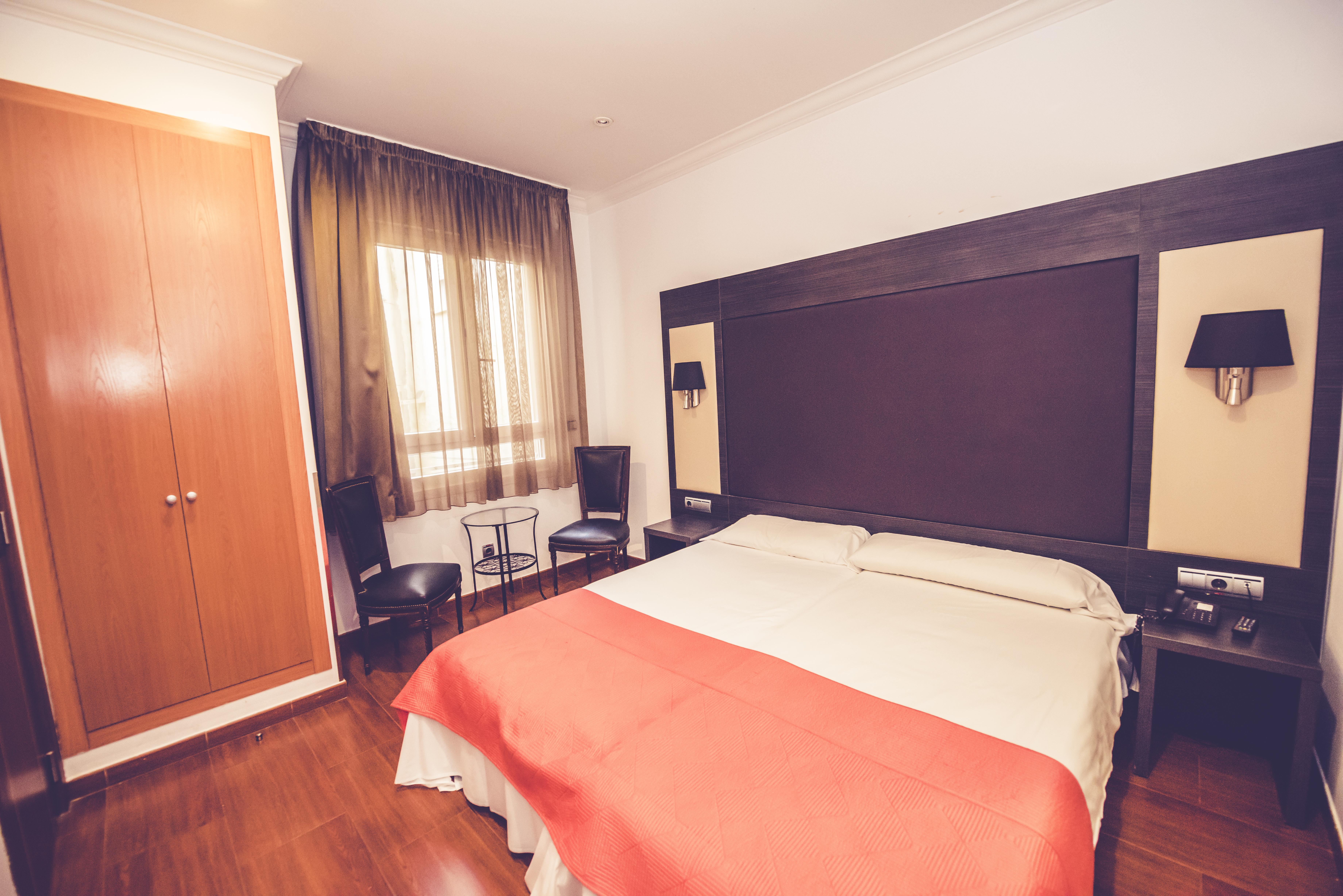 Hostal Sol Los Angeles Madrid Bagian luar foto