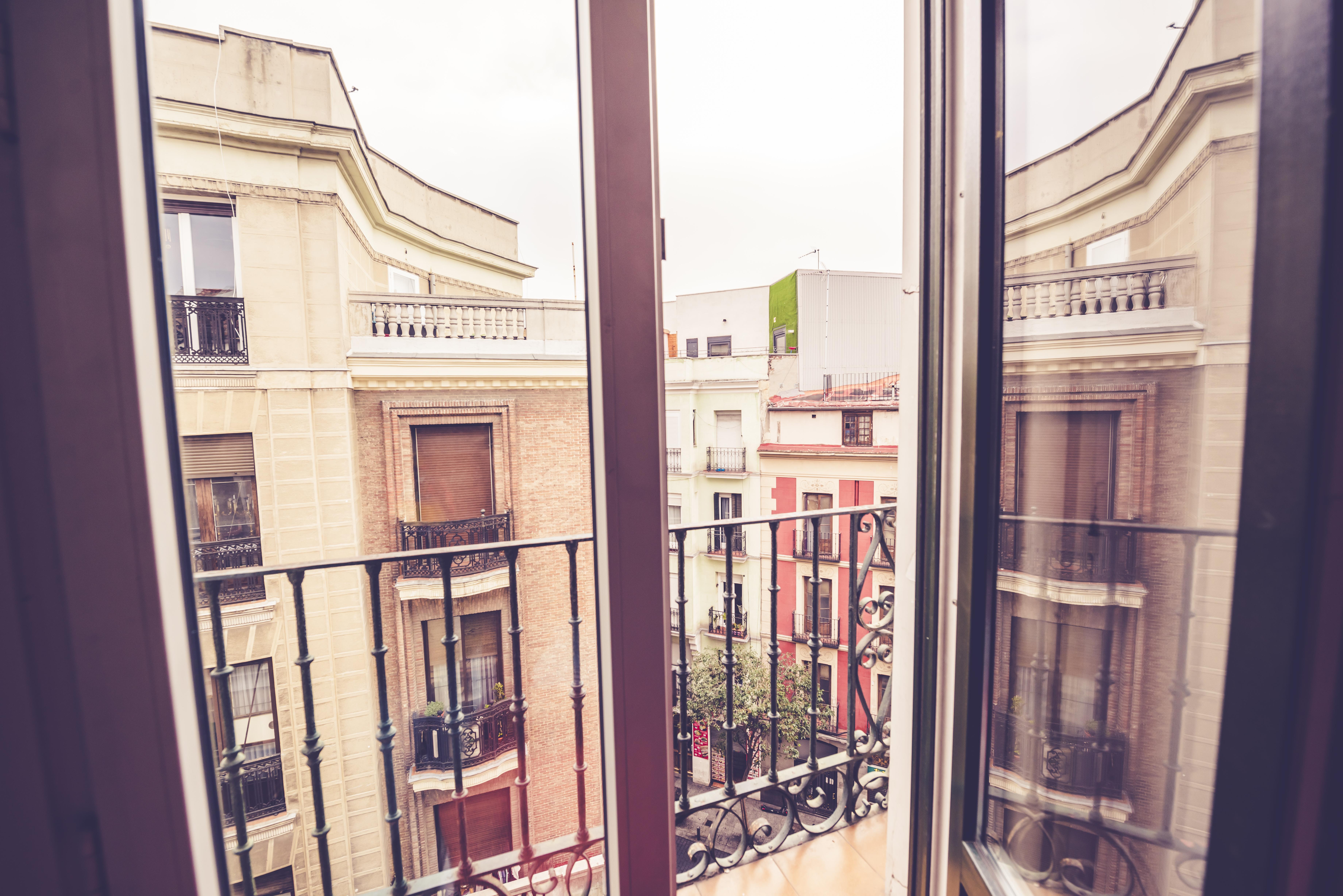 Hostal Sol Los Angeles Madrid Bagian luar foto