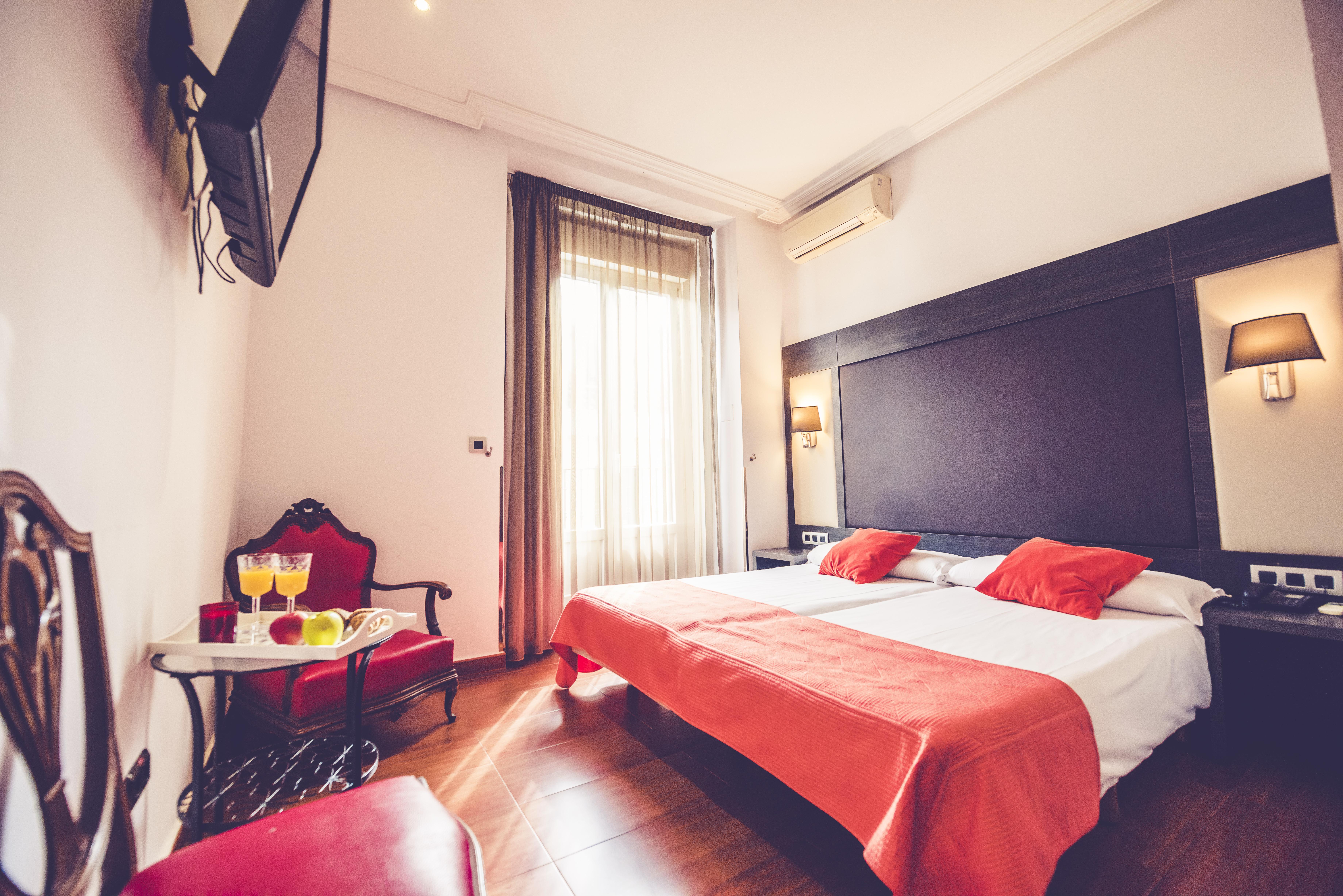 Hostal Sol Los Angeles Madrid Bagian luar foto