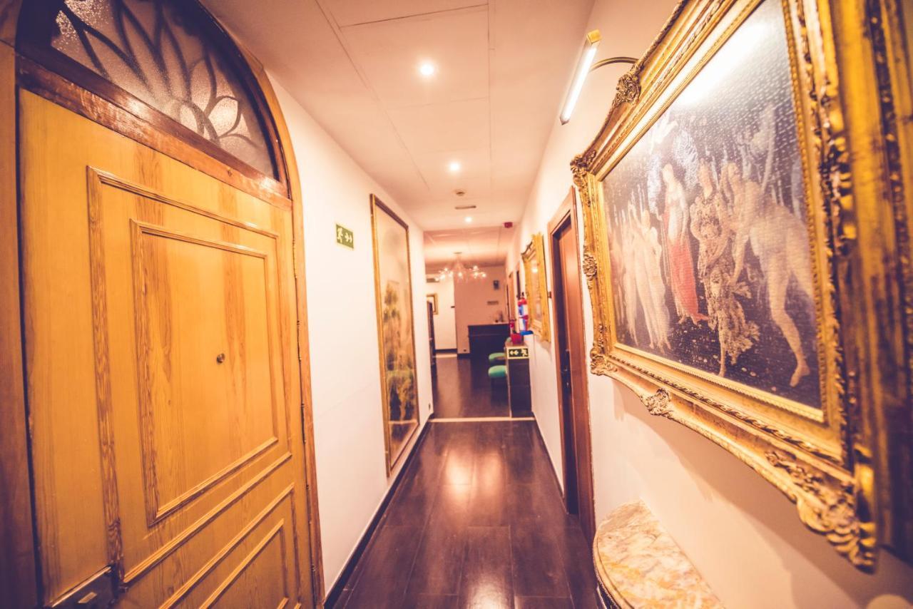 Hostal Sol Los Angeles Madrid Bagian luar foto
